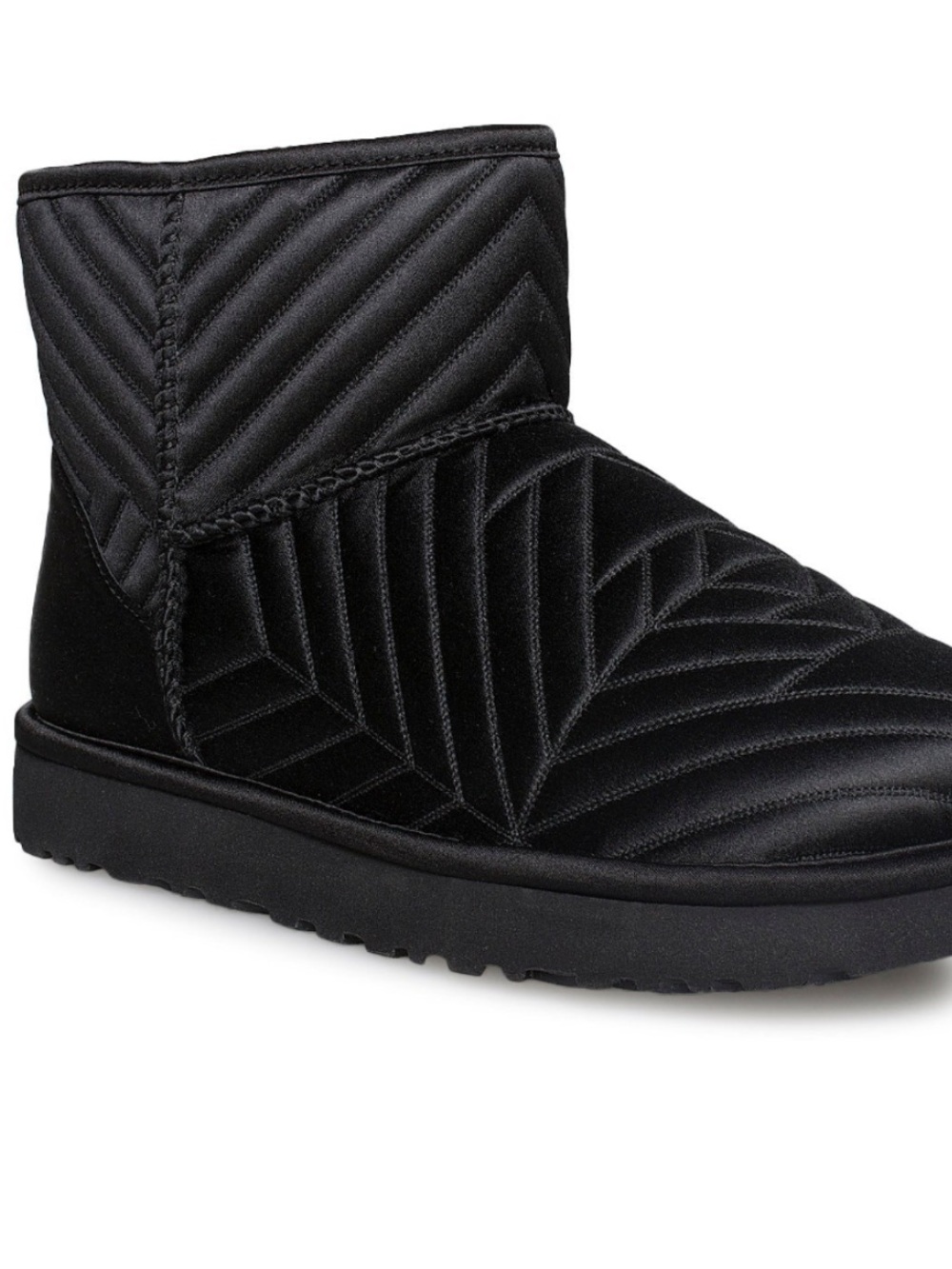 NWB UGG Classic Mini Quilted Satin Boots Black Size 7